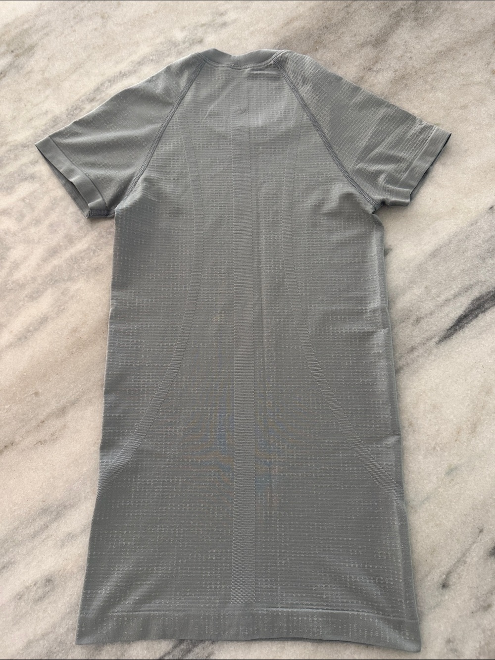 Lululemon Swiftly Tech Short Sleeve, Size 0 - Picture 2 of 5